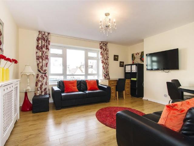 Great Suffolk Street, London, SE1 3 bed apartment to rent £3,500 pcm £808 pw