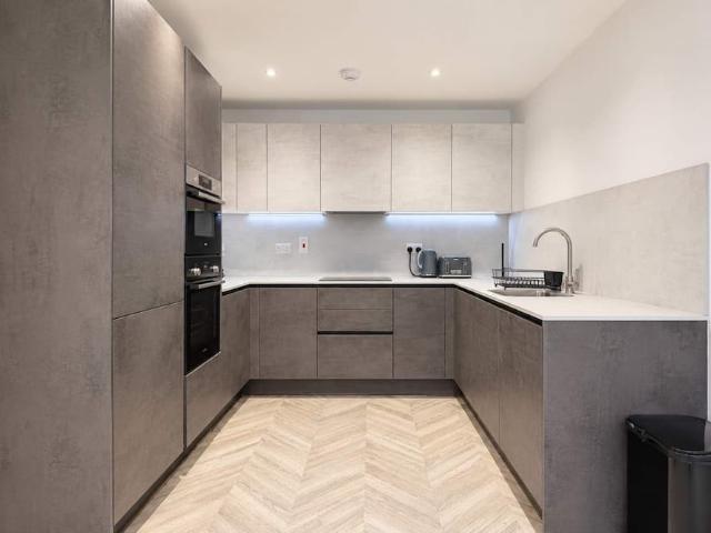 Greater Manchester Police, Northampton Road, Manchester, M40 5BQ, United Kingdom | 1 bed apartment for rent #170589804 | Rentberry