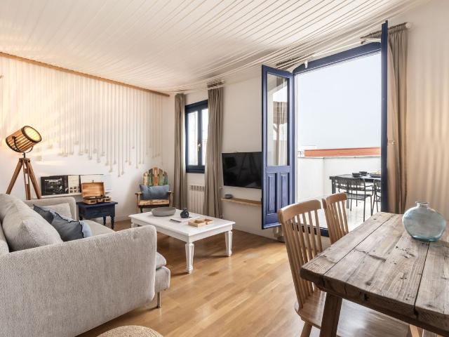 Greek Inspired 2 Bedroom Apartment with Expansive Sunny Terrace and Workspace, Madrid Amsterdam Apartments for Rent
