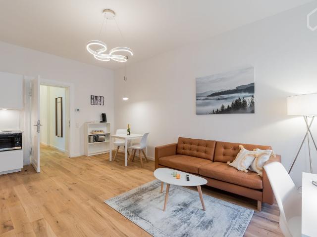Green 2 Room flat renovated gardenflat, very quiet and only 5 Minutes walk to the S Bahn, Berlin Amsterdam Apartments for Rent