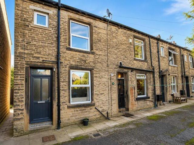 Green Terrace Square, Savile Park. 1 bed cottage to rent £695 pcm £160 pw