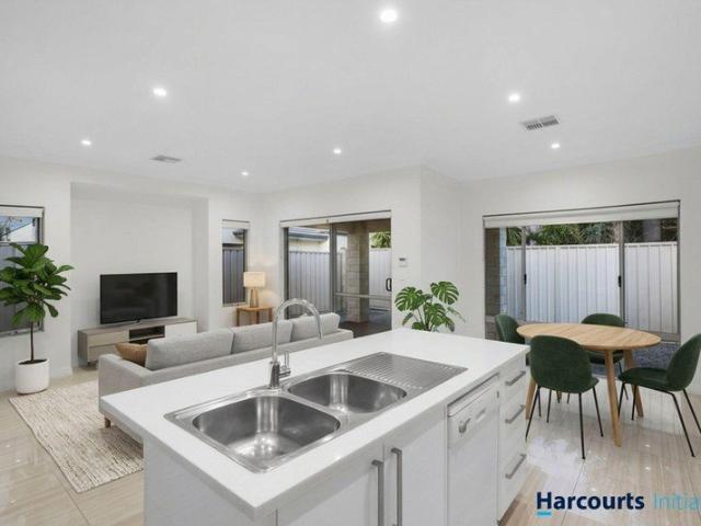 Green Title, No Strata Fees & Flexible 4th Bedroom!