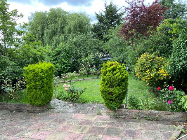 Green Verges, Stanmore HA7, 4 bed bungalow to rent, £3,300 pcm | PrimeLocation