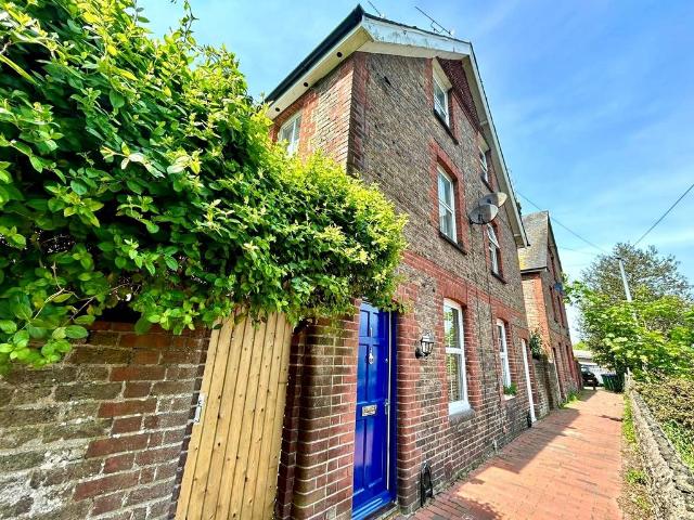 Green Wall, Lewes, BN7 3 bed semi detached house to rent £1,800 pcm £415 pw