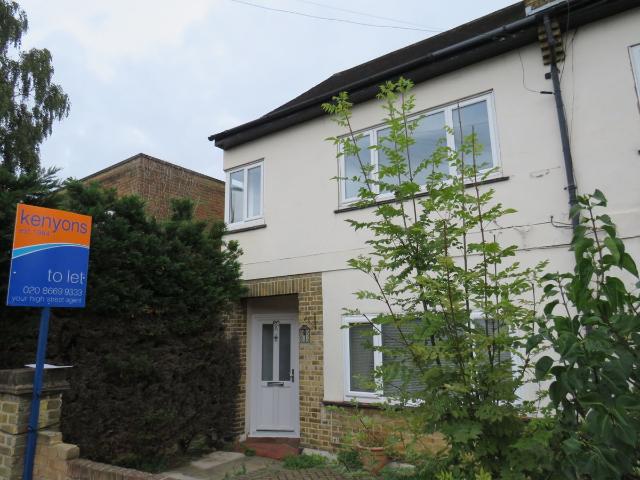 Green Wrythe Lane, Carshalton SM5, 2 bed maisonette to rent, £1,425 pcm | PrimeLocation
