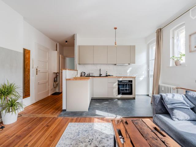 Green & Central: Charming Apartment in One of Berlin’s Best Locations, Berlin Amsterdam Apartments for Rent