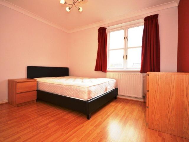 Green Court, Tower Hamlets E1, 1 bed flat to rent, £1,750 pcm | PrimeLocation