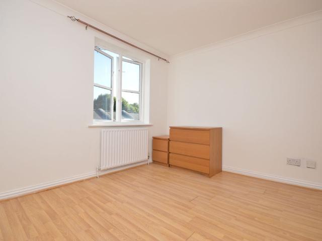 Green Court, Tower Hamlets E1, 1 bed flat to rent, £1,750 pcm | PrimeLocation