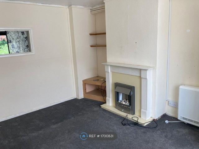 Green Close, Gloucester GL3, 3 bed terraced house to rent, £1,200 pcm | PrimeLocation