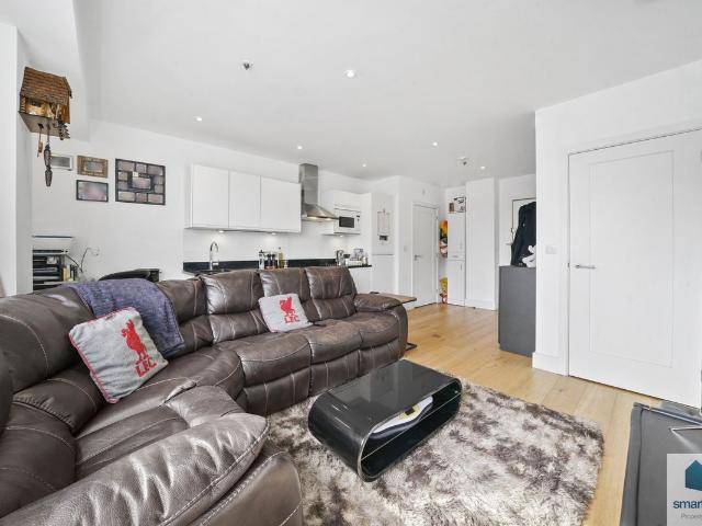 Green Dragon House, 64 70 High Street, Croydon, Surrey CR0, 2 bed flat to rent, £1,525 pcm | PrimeLocation