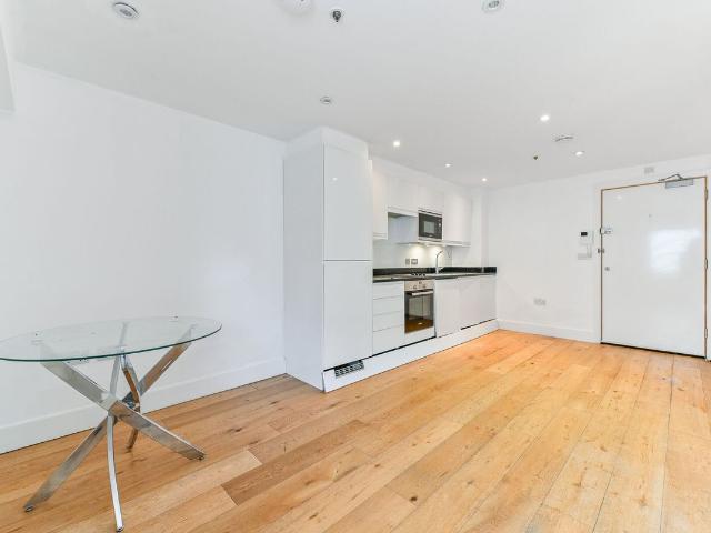 Green Dragon House, Central Croydon, Croydon CR0, 1 bed flat to rent, £1,450 pcm | PrimeLocation