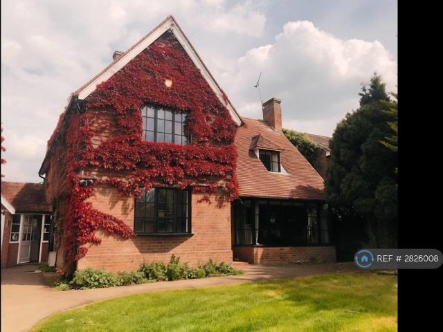 Green End Street, Aston Clinton. 5 bed detached house to rent £3,350 pcm £773 pw
