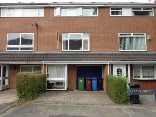 Green Gables Close, Heald Green. 4 bed terraced house to rent £1,450 pcm £335 pw