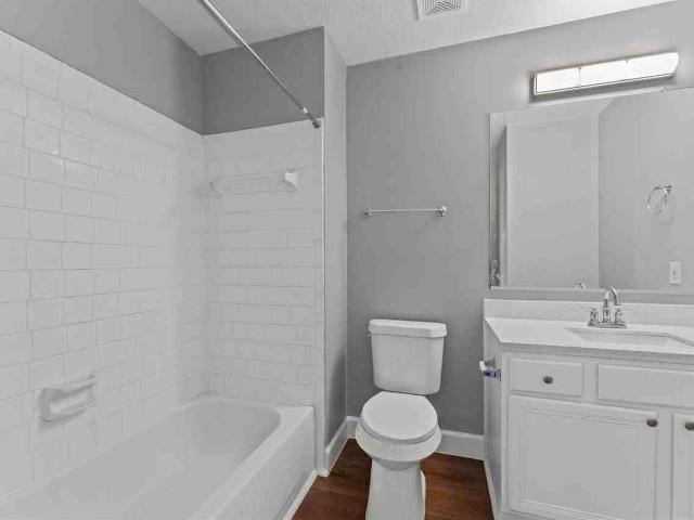 Green Isle Townhomes 2 Bedroom Apartment for Rent at 100 Green Isle Ave, Dickinson, TX 77539