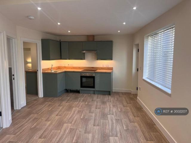 Green Lane, Milton Keynes, MK12 2 bed bungalow to rent £1,295 pcm £299 pw