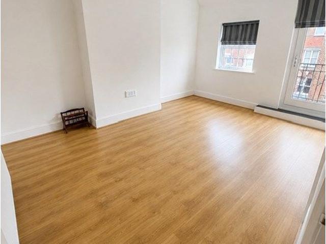 Green Lane, Northwood HA6, 2 bed flat to rent, £1,675 pcm | PrimeLocation