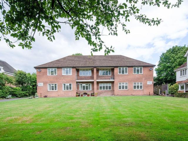 Green Lane, Northwood HA6, 2 bed flat to rent, £2,395 pcm | PrimeLocation
