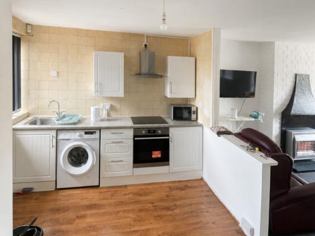 Green Lane, Castle Bromwich, Birmingham B36, 3 bed flat to rent, £1,250 pcm | PrimeLocation