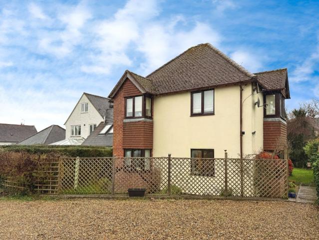 Green Lane, Farnham GU9, 1 bed flat to rent, £1,000 pcm | PrimeLocation