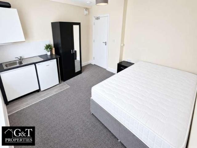 Green Lane, Halesowen, B62