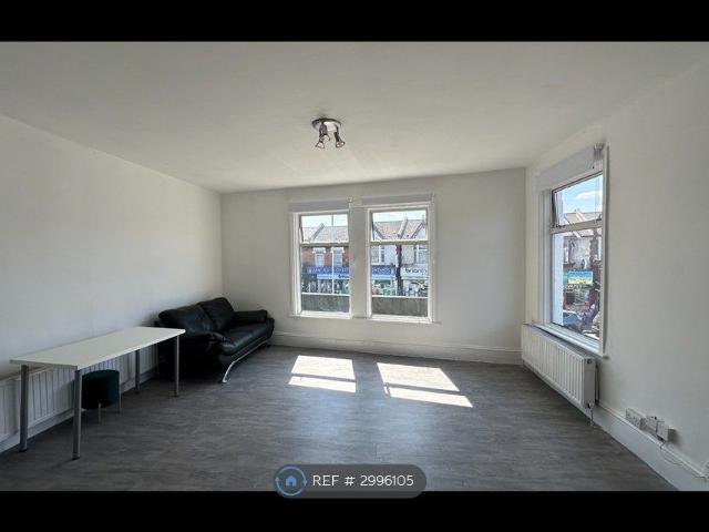 Green Lane, Ilford IG3, 1 bed flat to rent, £1,550 pcm | PrimeLocation