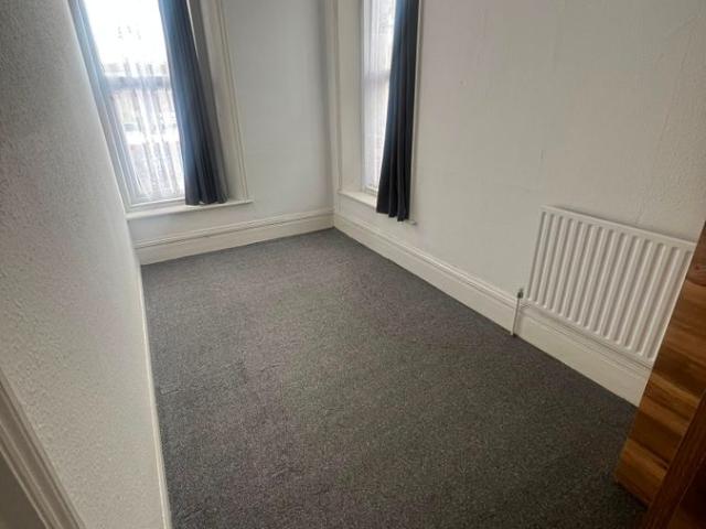 Green Lane, Ilford IG3, 2 bed flat to rent, £1,750 pcm | PrimeLocation