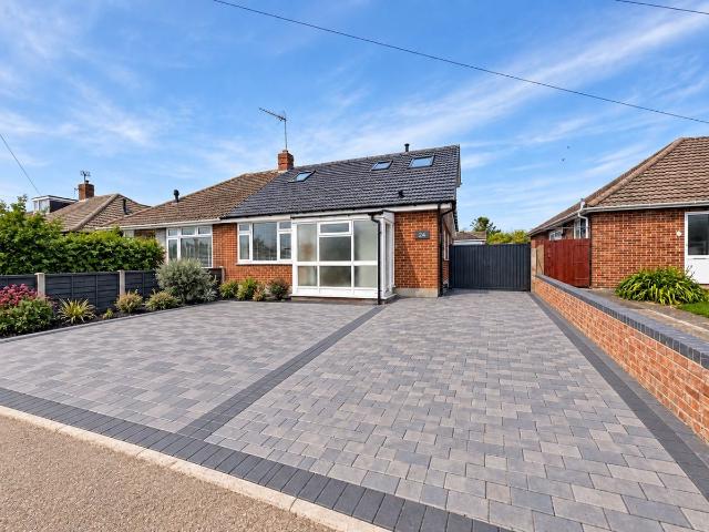 Green Lane, Luton, Bedfordshire LU2, 5 bed semi detached bungalow to rent, £2,600 pcm | PrimeLocation