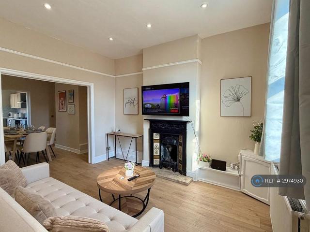 Green Lane, Liverpool, L23 3 bed end of terrace house to rent £1,500 pcm £346 pw