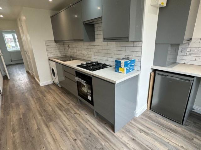 Green Lane, London SW16, 1 bed flat to rent, £1,300 pcm | PrimeLocation