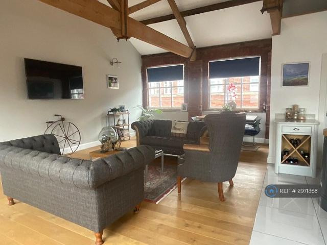 Green Lane, Sheffield, S3 2 bed penthouse to rent £1,595 pcm £368 pw