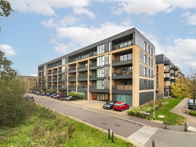 Green Lane, Trumpington, Cambridge 1 bed apartment to rent £1,650 pcm £381 pw
