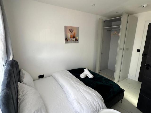 Green Lane, Uxbridge UB8 Studio to rent £1,400 pcm £323 pw