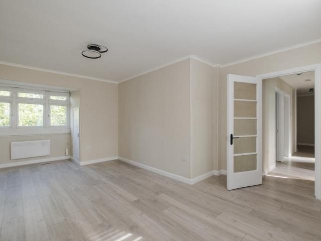 Green Lanes Hackney N4 2 bed apartment to rent £2,500 pcm £577 pw
