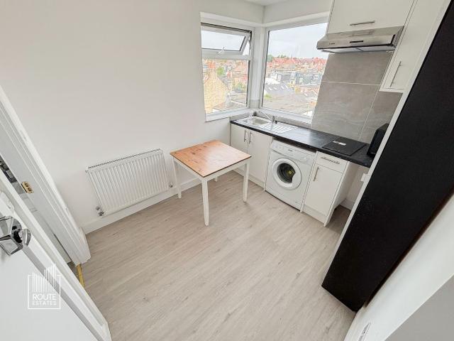 Green Lanes, Hornsey N4, Studio to rent, £1,300 pcm | PrimeLocation