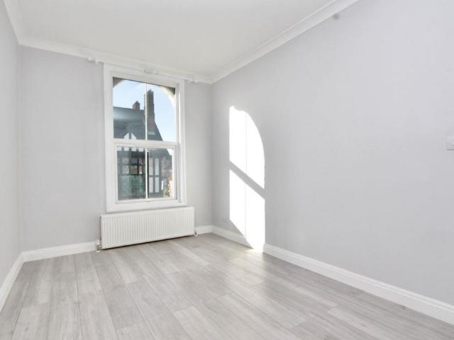 Green Lanes, London N16 1 bed flat to rent £1,700 pcm £392 pw