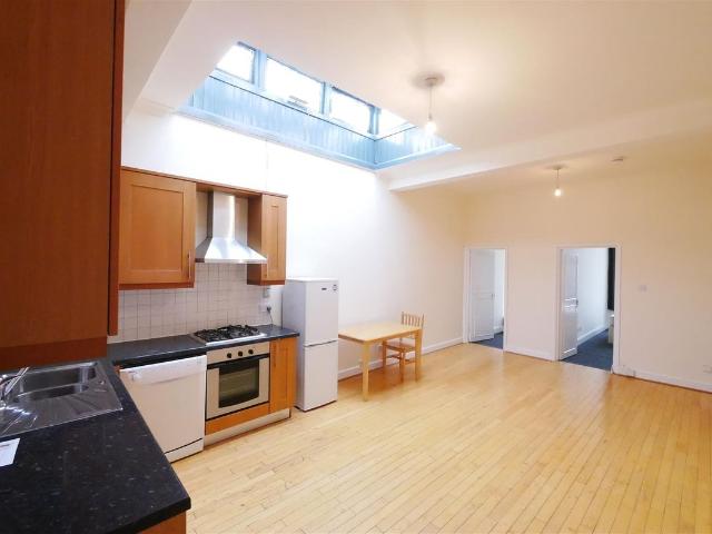 Green Lanes, London N13, 2 bed flat to rent, £1,500 pcm | PrimeLocation