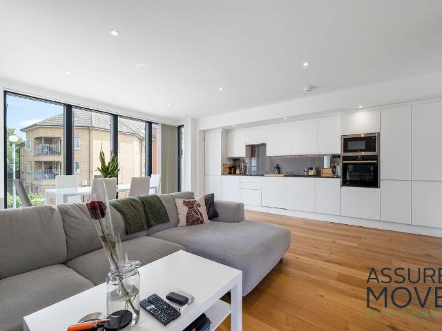 Green Lanes, London N13, 2 bed flat to rent, £2,250 pcm | PrimeLocation