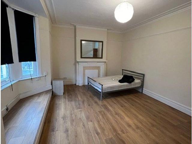 Green Lanes, London N4, 3 bed flat to rent, £2,850 pcm | PrimeLocation