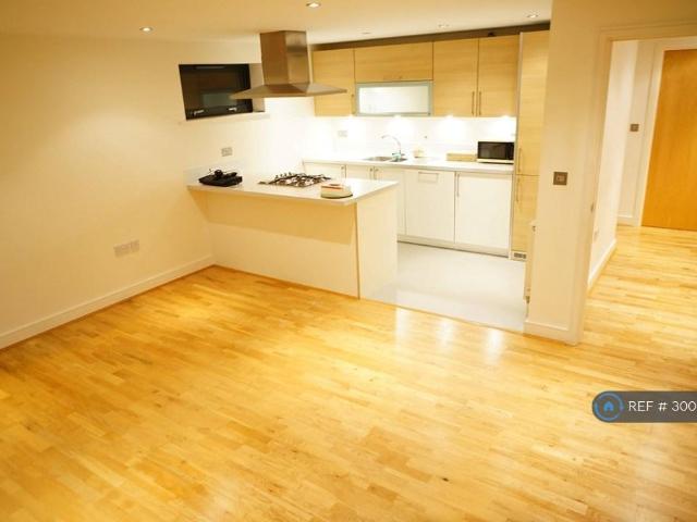 Green Lanes, London, N4 3 bed flat to rent £3,650 pcm £842 pw