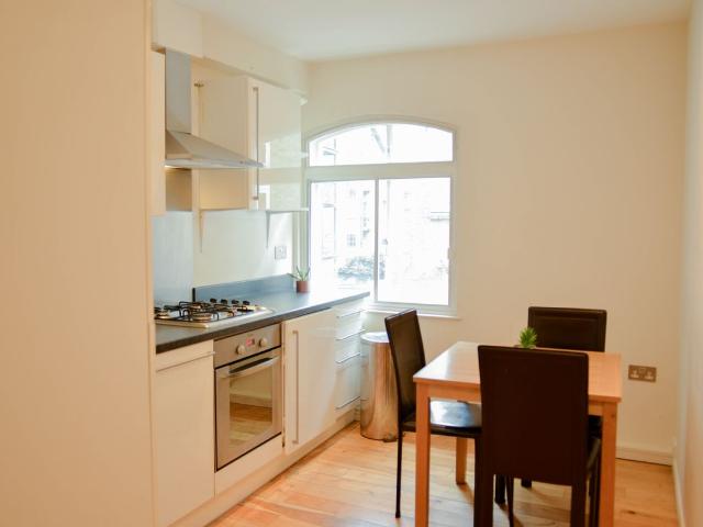 Green Lanes, London N4, 2 bed flat to rent, £2,200 pcm | PrimeLocation