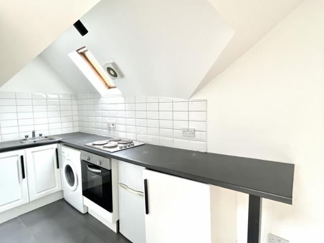 Green Lanes, N13 1 bed flat to rent £1,350 pcm £312 pw