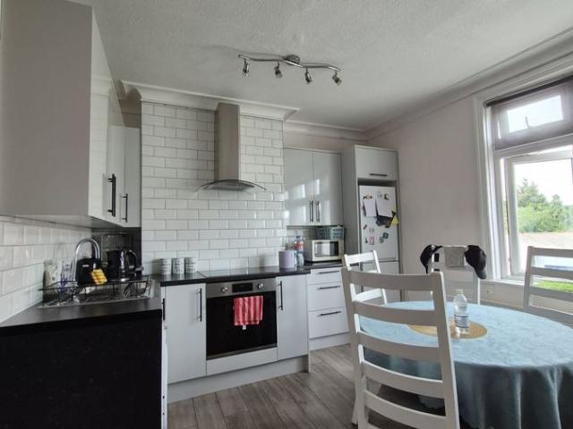 Green Lanes N21, 2 bed flat to rent, £1,600 pcm | PrimeLocation