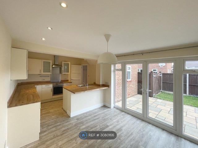 Green Park Road, Norwich NR10, 4 bed semi detached house to rent, £1,800 pcm | PrimeLocation