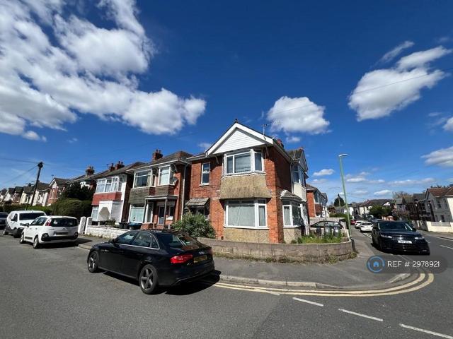 Green Road, Bournemouth, BH9 3 bed flat to rent £1,450 pcm £335 pw
