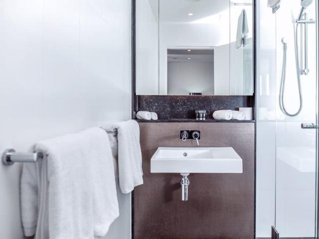 Green Square OVO FURNISHED THREE BEDROOMS APARTMENT FOR RENT! ENQUIRE NOW !