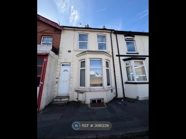 Green St, Gillingham ME7, 1 bed flat to rent, £1,000 pcm | PrimeLocation