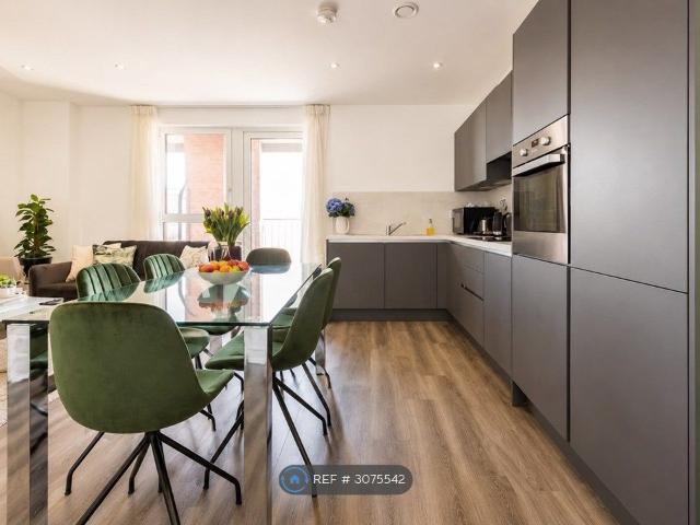 Green St, London E13, 3 bed flat to rent, £2,500 pcm | PrimeLocation