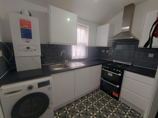 Green Street E13, 2 bed flat to rent, £1,850 pcm | PrimeLocation
