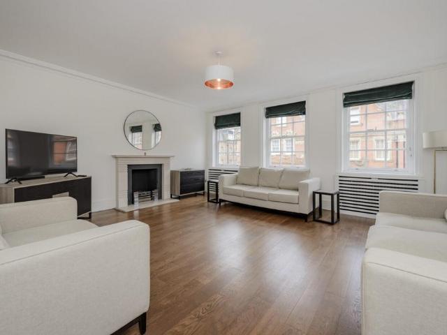 Green Street, Mayfair, W1 3 bed penthouse to rent £10,833 pcm £2,500 pw