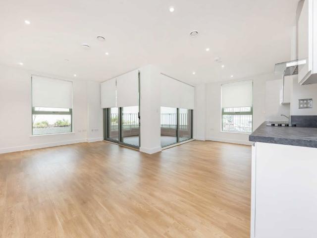 Green Street, North Acton NW10, 2 bed flat to rent, £2,250 pcm | PrimeLocation